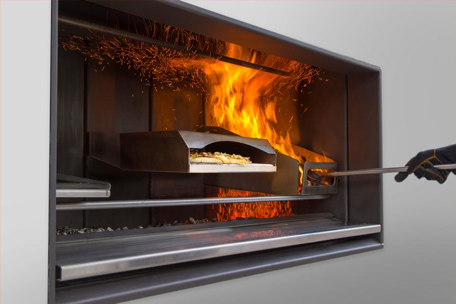 EK Recipe: Cook Pizza Margherita to Perfection on the New EK Pizza Oven Accessory