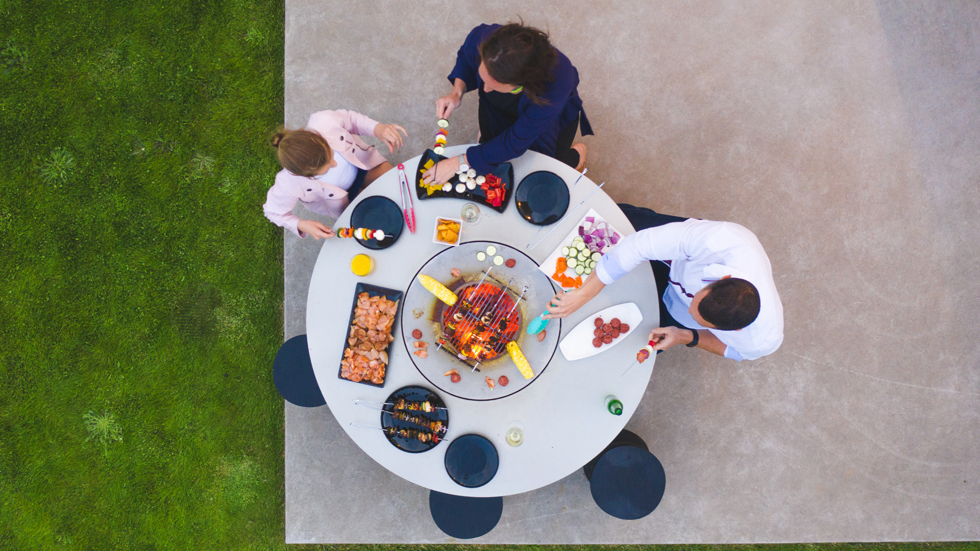 Escea Feature: 360° Social Cooking