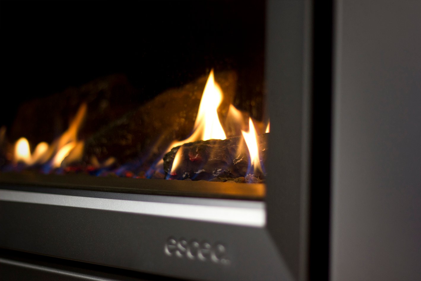 What is the difference between unflued and flued gas heaters? 